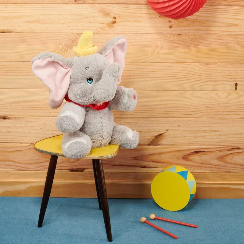 Disney Dumbo L'éléphant Peluche Interactive Musicale Et Animée 35 Cm 2 Disney Dumbo L'éléphant Peluche Interactive Musicale Et Animée 35 Cm – Image 2