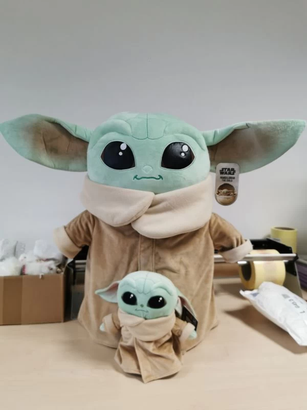 Disney Star Wars The Mandalorian Peluche Géante Grogu Bébé Yoda 70 Cm 2 Disney Star Wars The Mandalorian Peluche Géante Grogu Bébé Yoda 70 Cm – Image 2